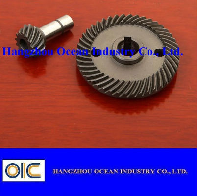 Opener de portail coulissant robuste de 10 mm de largeur de dent, système de portail motorisé de qualité industrielle galvanisé pour installations sécurisées fournisseur