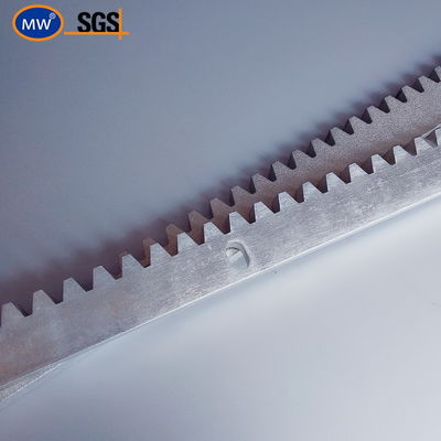 Râteliers d'engrenages personnalisables DIN 6 Précision Oxyde noir pour diverses applications industrielles fournisseur